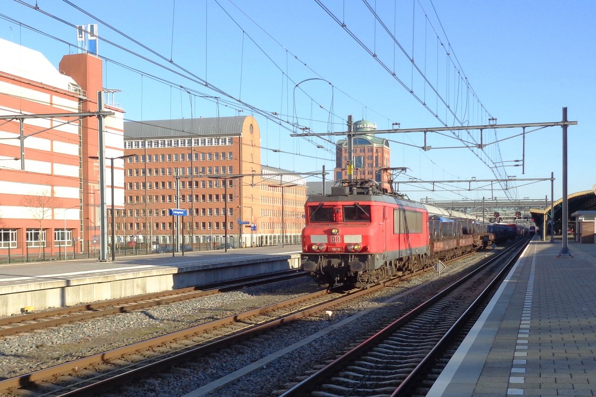 Stahlzug mit 1616 durchfahrt 's-Hertogenbosch am 24 Februar 2019.