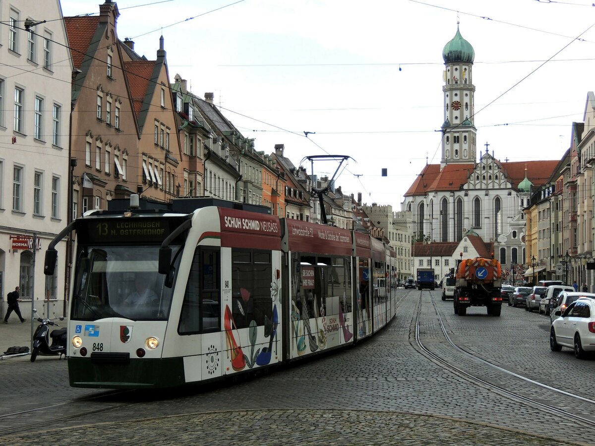 Straßenbahn / Stadtverkehr; Augsburg;    Combino Nr.848 in der Maximilianstraße in Ausburg am 30.07.2013.