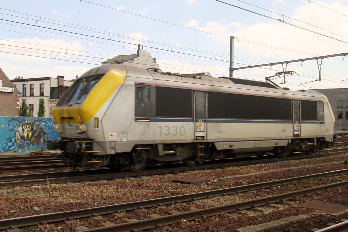 Tfzf für 1330 durch Antwerpen-Berchem am 10 Juni 2015.