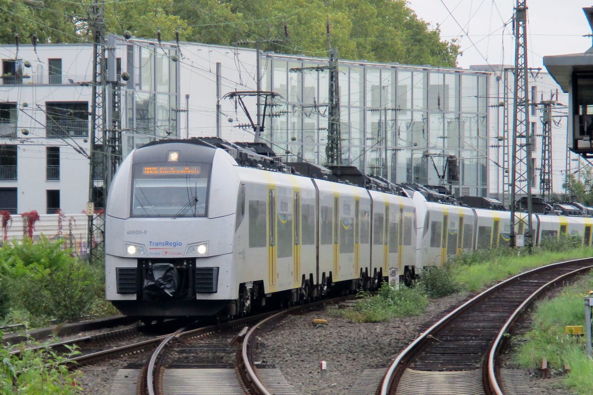 TransRegio 460 011 treft am 4 Oktober 2017 in Köln Hbf ein.