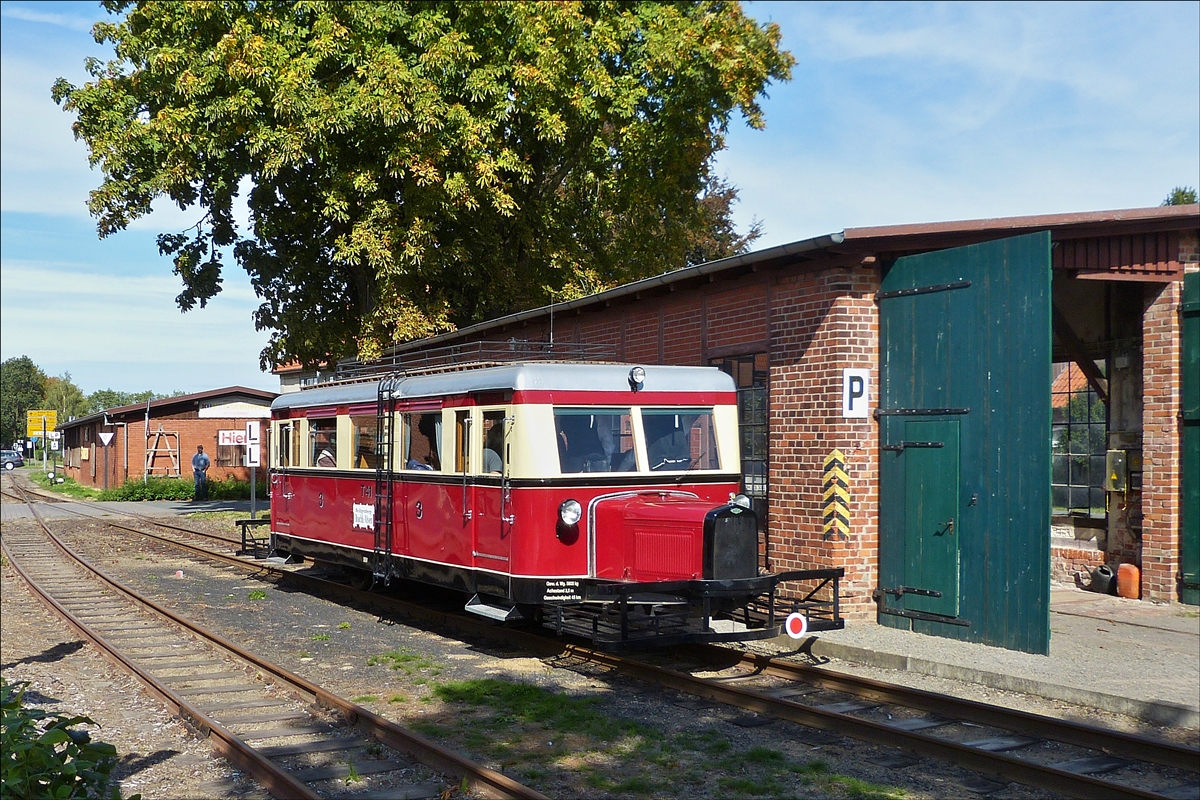Triebzug T 41 verlässt den Bahnhof Asendorf in Richtung Bruchhausen - Virsen.  15.09.2019 (Hans)