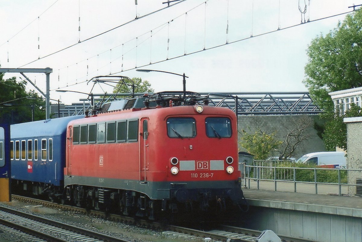 TTC-Nachtzug steht am 27 Juli 2009 in Venlo, wo 110 246 dieser nachtzug für die Stufe nach Frankfurt am Main von einer 1700er ubernommen hat. 