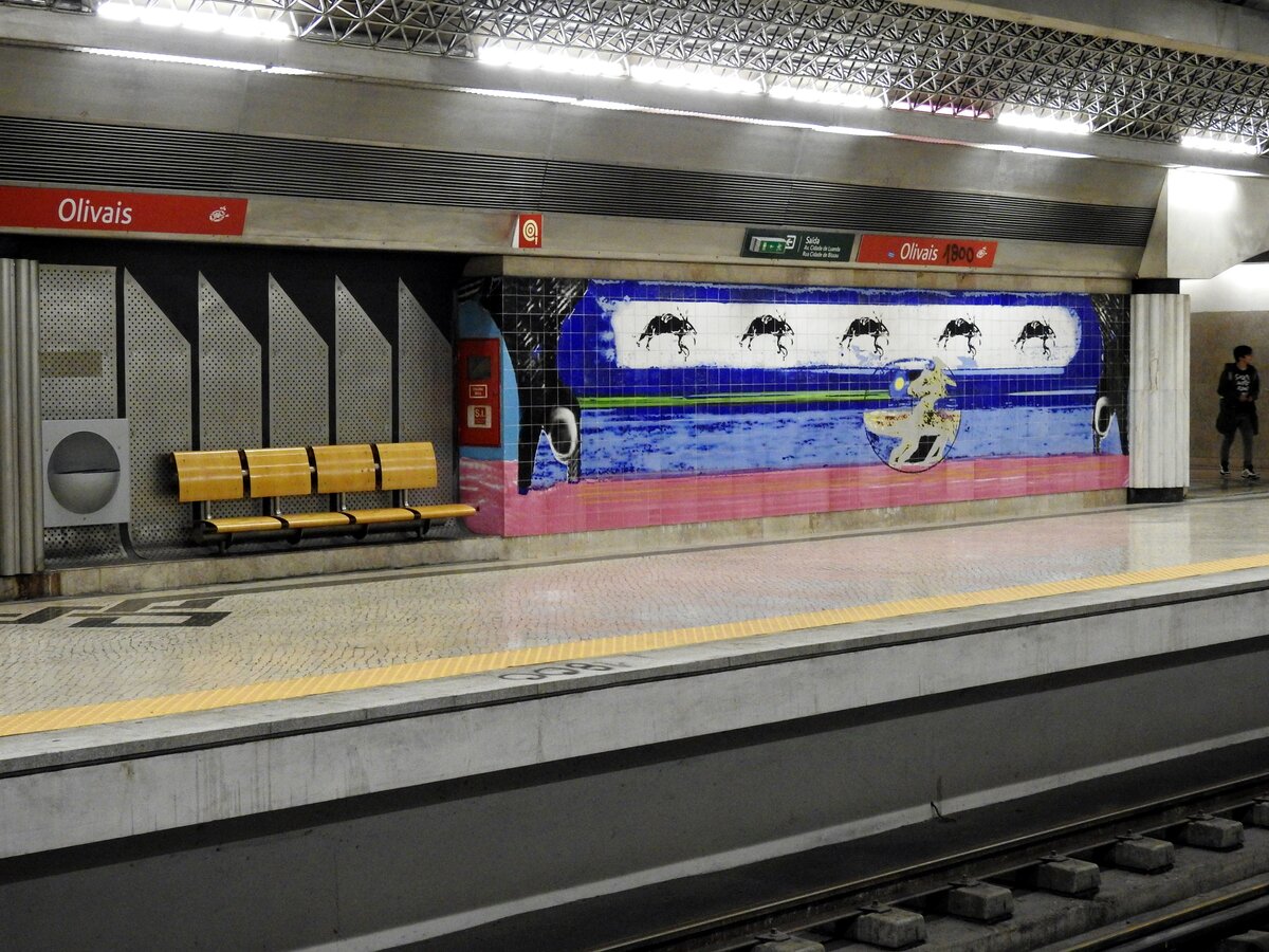 U-Bahn Lissabon, Metro Station Olivais; Bahnsteig am 04.04.2017.