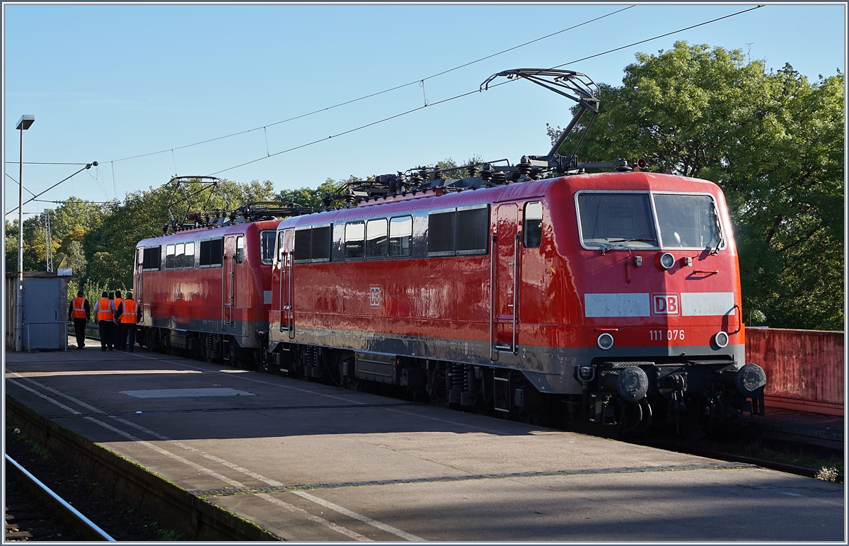 Zwei DB 111 mit unterschiedlichen Stromabnehmern stehen in Stuttgart, wohl zur Schulungszwecken. 
5. Okt. 2017 