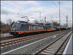 Hectorrail Deutschland 185 564 kam mit 151 013 (kalt) und einem Kesselwagenzug durch Leipzig-Thekla, 21.03.2023 (91 80 6185 564-2 D-HRDE)
