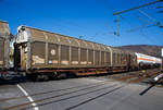 gattung-h-gedeckte-gueterwagen-in-sonderbauart/731255/vierachsiger-grossraeumiger-drehgestell-schiebewandwagen-31-81-2743 Vierachsiger, großräumiger Drehgestell-Schiebewandwagen 31 81 2743 120-9 A-RCW, der Gattung Habbiins, der Rail Cargo Austria AG (Ein Unternehmen der ÖBB), am 24.03.2021 bei der Zugdurchfahrt in Niederschelden (Sieg).

Dieser geschlossene multifunktionelle Güterwagen ist für den Transport von großvolumigen Gütern als auch für Güter auf Paletten konstruiert.
Der großräumige Wagen ist mit Schiebewänden ausgerüstet, die von einer Person bewegt werden können. Im geöffneten Zustand ist der Zugang zur halben Ladefläche von beiden Seiten möglich. Damit ist er besonders wirtschaftlich verwendbar für die seitliche Be- und Entladung mit Flurförderfahrzeugen. Die beiden Schiebewände geben auf jeder Wagenlängsseite jeweils ca. 50 % der Ladelänge frei. Der Wagen ist besonders geeignet für den Transport von Papierrollen, Zellulose, Schnittholz, Holz- und Faserplatten sowie palettierte Ware.

Der Wagen besitzt ein oben geführtes und unten auf Rollen laufendes Schiebewandsystem. Beim Öffnungs- und Schließvorgang wird die Wand parallel zum Wagenkasten geführt. Die Betätigungseinrichtungen für die Schiebewände befinden sich an den Stirnwänden. Die Schiebewände sind im geöffneten Zustand in beiden Endstellungen gegen selbsttätiges Verschieben gesichert.

TECHNISCHE DATEN:
Spurweite: 1.435 mm
Länge über Puffer : 23.350mm
Drehzapfenabstand: 17.720 mm
Achsabstand im Drehgestell: 1.800 mm
Eigengewicht: 27.500 kg
Ladelänge: 22.000 mm
Ladeflächenbreite: 2.840 mm
Ladefläche: 62,5 m²
Rauminhalt: 167,8 m³
Höhe der Ladefläche über S.O.: 1.200 mm
Stellplätze Euro-Paletten: 43
Höchstgeschwindigkeit:  100 km/h 
Max. Radsatzlast : 24,0 t
Maximales Ladegewicht: 62,5 t (Streckenklasse D) / ÖBB 72,5 t (E)
Bremse: KE-GP-A
Feststellbremse: Ja