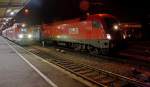 Auslandische Loks Das wird es vorerst nicht mehr geben:
1116 115-1 mit EC 113 und einer 1116 er als Schublok, machen sich an Abstellgeis bereit, hier am 30.09.2011 - 6:10 Uhr im Hbf Siegen. Der EC 113 f�hrt um 6:18 von Siegen �ber Frankfurt, M�nchen nach Klagenfurt, er hat einen Kurswagen bis Zargreb. Ab dem neunen Fahrplanwechsel gibt es leider EC mehr von Siegen.
Wir fuhren am diesem Tag damit bis Frankfurt, dort in den ICE nach Interlaken, wo wir nochmals in die Zb unsteigen mussten, diese brachte uns dann bis Brienz, wo am n�chsten Tag ein wundersch�nes BB-Treffen war.

Ich wei� das Bild ist technisch nicht das beste, aber hatt seltenheits Wert und wurde aus der Hand gemacht.