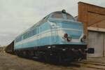 Serie 51/899960/leider-existiert-dieser-maskerade-nicht-mehr Leider existiert dieser maskerade nicht mehr. Ex-NMBS 5117 wurde in 2009 umgezaubert in 5001, eine Testdiesellok aud die 70er jahre, womit die NMBS versuchte, eine 140 km/h schnelle Diesellok bereit zu stellen. Pannenreihen und die vortschreitende Elektrifikation beschr�nkte die �ra des 5001s auf n�r wenige Jahre und die 5001 wurde 1978 zur�ckgebaut. Die PFt-TSP baute 2009 deren 5117 in die 5001 Blauwe Vogel (Blauer Vogel) um, aber auch dieser Lok k�nnte sich nicht durchhalten und wurde Ende 2017 verschrottet. Hier steht der Quasi 5001 am 12 September 2009 ins Bw Saint-Ghislain.