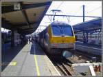 Unser Zug ein IC a 515 Oostende - Eupen steht am 02.08.2009 im Bahnhof Ostende (Oostende) bereit, wir fuhren bis Bruxelles-Midi mit ihm. Die Schublok war die SNCB/NMBS HLE 1354.