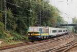 srie-27/756903/am-23-september-2001-treft-nmbs Am 23 September 2001 treft NMBS 2706 mit ein Internationalzug aus Oostende in Aachen Hbf ein. Die 27er wird dort vor eine 110 gewechselt.