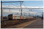 am-62-79/307026/sncbnmbs-triebzug-am-cityrail-966-ex SNCB/NMBS Triebzug AM CityRail 966 ex 671 AM 70 TH und 617 AM 66 fhrt am 23.11.2013 in den Bahnhof Brgge (Brugge).