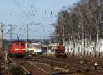 BR 151 Da kommt Sie um den Bogen, die 151 032-0  der DB Schencker Rail f�hrt am 11.02.2012 in Kreuztal solo vom Abstellgleis zum Rangierbahnhof um einen G�terzug abzuholen.