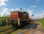 br-294-v-90 294 800-8 (V90 remotorisiert) der DB Schenker am 08.08.2011 in Kreuztal am Ablaufberg, ein paar Meter weiter unter blauen Himmel. Die Lok wurde 1971 bei Jung, Jungenthal bei Kirchen a.d. Sieg unter der Fabriknummer 14146  als 290 300-3 f�r die DB gebaut, 1997 Umbau in 294 300-9, 2002 Remotorisierung mit MTU-Motor und Umzeichnung in 294 800-8
