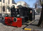 br-310-ko-ii K� 5712 der Historische Eisenbahn Frankfurt e.V. auf der Frankfurter Hafenbahn (Mainufer) am 30.01.2011. Die Lok wurde 1942 von der BMAG (Fabr.-Nr. 11494) als Typ  LDFE 110  gebaut und an das OKH - Oberkommando des Heeres f�r Heeres-Versuchsanstalt Peenem�nde geliefert. 1946 kamm sie zur DR - Deutsche Reichsbahn als K� 5712, 1970 Umzeichnung in DR 100 912-5  und 1994 als 310 912-1 zur DB und am 30.11.1995 erfolgte die Ausmusterung, 1998 kamm sie dann zur HEF.