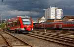 br-640-lint-27 640 019 (LINT 27) der Dreil�nderbahn abgestellt am 17.09.2011 am Hbf Siegen. Hinten steht eine 111 093-1 mit dem RE 9 (Rhein-Sieg-Express). Die Aufnahme wurde aus dem S�dwestf�lischen Eisenbahnmusem gemacht.