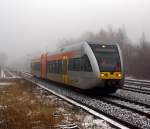 br-646-stadler-gtw-2-6 Nebel in Herdorf: Stadler GTW 2/6 der Hellertalbahn kommt von Neunkirchen/Siegerland hier am 13.02.2011 kurz vor der Einfahrt in den Bahnhof Herdorf. Die GTW&acute;s haben eine Achsanordung 2&acute;Bo2&acute; ein MTU 12V 183 Motor mit 550 kW Leistung ist im Mittelteil (Antriebseinheit) unter gebracht, der den Tiebwagen auf eine H�chstgeschwingigkeit von 120 km/h bringen kann.