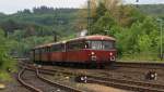 br-795--796--798-uerdingerschienenbus 15.05.2011 in Scheuerfeld/Sieg: Die Westerw�lder Eisenbahnfreunde WEF 44 508  aus Westerburg sind mit einer 5er-Garnitur der Oberhessischen Eisenbahnfreunde nach Siegen unterwegs. Die Schienenbuseinheit war wie folgt gekuppelt: 996 677-9, 798 589-8, 998 184-6, 996 310-9 und 798 829-8.