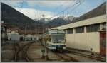 centovalli-bahn-ssif-und-fart Blick auf dem Fenster des 'Treono Panoramico' (auch Sarg genannt) auf den Betriebsbahnhof von Domosossola SSiF am 23.01.2012.