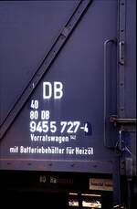 Wagen/836053/bauzugwagen-49-80-db-94-55 Bauzugwagen 49 80 DB 94 55 727-4 Vorratswagen von Unterhaltungswerk AW Weiden in Salzgitter-Bad im August 1980.