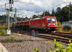 Die 187 162 (91 80 6187 162-3 D-DB) der DB Cargo AG erreicht am 04.10.2021 mit einem Schotterzug (Schüttgutkippwagen der Gattung Fans) Betzdorf (Sieg) und stellt den Zug im Rbf ab.