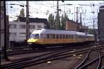 koeln-hauptbahnhof/831998/403-lufthansa-express-auch-donald-duck-genannt 403 Lufthansa-Express, auch Donald Duck genannt, in Köln am 29.04.1983. 