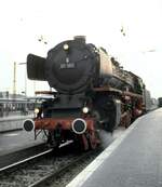 br-01-db-001/775261/01-150-in-nuernberg-hbf-beim 01 150 in Nürnberg Hbf beim Jubiläum 150 Jahre Deutsche Eisenbahn am 14.09.1985.