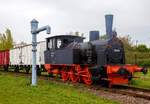 br-8970821175-preuss-t-3/648733/die-alias-89-6236-eine-preussische 
Die alias 89 6236 eine preußische T 3 der Magdeburger Eisenbahnfreunde, ex Leuna-Werken Werkslok Nr. 23, am 06.05.2017 beim Wissenschaftshafen Magdeburg.

Die Tenderdampflokomotive (wie eine preußische T 3) wurde 1920 von Henschel & Sohn in Kassel unter der Fabriknummer 17654 für die Leunawerke gebaut. Die Leunawerke gehörten zur BASF (Badische Anilin- und Sodafabrik),  ab 1925 I.G. Farben AG.

Ihrer normalerweise fälligen Verschrottung entging die Leuna 23 nur dadurch, dass Sie durch Jugendbrigaden der Leuna-Werke 1970/1971 als politisches Denkmal aufgearbeitet wurde. In der Zeit von 1971 bis 1994 stand sie zusammen mit 2 Güterwagen als „Panzerzug“ zur Erinnerung an den Arbeiteraufstand von 1921 und war in Halle-Neustadt aufgestellt.

Nach dem Abbau wurde die Lok nach Magdeburg gebracht und konnte im Rahmen einer AB-Maßnahme zusammen mit der GISE äußerlich aufgearbeitet werden. Die DR-Nummer „89 6236“ hat die Lok nie getragen – diese Nummer soll nur an die Lokomotiven erinnern, welche von der DR u.a. an die VEB Binnenhäfen „Mittelelbe“ Magdeburg vergeben wurden und dort ihre letzten Einsätze als Werkbahnloks hatten. Die Original – 89 6236 war eine ehemalige Lok der Aschersleben-Schneidlingen-Nienhagener Eisenbahn und gelangte über Einsätze bei der Deutschen Reichsbahn zur Hafenbahn in Magdeburg und war hier Werkslok Nr. 2.

