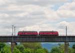 . Ein Lokzug bestehend aus zwei Loks der BR 218 berqueren die Mosel in der Nhe von Edinger-Eller. 21.06.2014 (Hans)