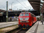 Die an die DB Fernverkehr  AG vermietete 218 402-6 „Pidder Lüng“  (92 80 1218 402-6 D-RPRS) der Railsystems RP GmbH (Gotha) erreicht am 16.05.2022 mit einem IC den Hauptbahnhof