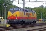 BE D-20  COEVORDEN' lauft am 15 Juli 2019 um in Bad Bentheim. Dieser ex-DB 221 ist eine Ausdrückung rfür die Zusammenarbeit zwischen Coevorden in die Niederlände und der Bentheimer Eisenbahn in Sachen Lokalguterverkehr. 