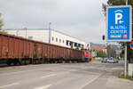 294 834-7 in Ulm mit leeren Hochbordwagen für Kohletransport aus Polen über die Straße am 17.09.2008.