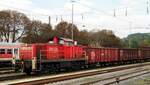 br-294-v-90/809123/railion-logistics-9880-3-294-835-4 Railion Logistics 9880 3 294 835-4 D-DB mit Hochbordwagen Eaos 31 RIV 80-D-DB 5369 255-1 und weitere in Ulm auf dem Weg nach Weißenhorn am 23.09.2014.
