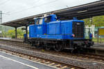   Mit Höchstgeschwindigkeit (60 km/h bei der V 60) bei leichtem Regen fährt die ESG 9 (98 80 3364 778-1 D-ESGBI) der ESG Eisenbahn Service Gesellschaft mbH (Vaihingen an der Enz), ex DB 364