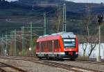 Nachschu: Dieseltriebwagen 648 202 / 702 (Alstom Coradia LINT 41) der DreiLnderBahn als RB 95 (Dillenburg-Siegen-Au/Sieg), hat am 04.02.2012 den Bahnhof Haiger verlassen und fhrt weiter auf der