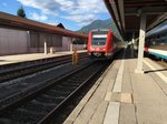 br-612-regioswinger-2/516416/612-121-und-612-086-bei 612 121 und 612 086 bei der Einfahrt in den Bahnhof Oberstdorf als Re 3292 (Augsburg hbf -Oberstdorf) am 08.08.2016