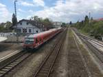 Nun ist es höchst offiziell die 218 ist wieder weg aus dem Donautal.

Den Samstagumlauf der immer mit 218 & n Wagen gefahren wurde, wurde heute von einer doppel 628 Garnitur gefahren.

628 003 + 628 564 bei der Einfahrt als Re 22341 in den Bahnhof Ehingen an der Donau.

29.04.17