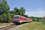 628 572 der Sdostbayernbahn war am Vormittag des 10. Juni 2020 als RB 29426 auf dem Weg nach Pocking und wurde in Niederreisching auf seiner Reise fotografiert. 