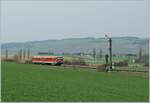 Der DB 628 287 ist im Klettgau als RB 31243 (Erzingen(Baden)-Schaffhausen) unterwegs und konnte nähert sich Neunkirch. 

8.April 2010