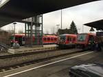 Triebwagen Treff in Ehingen an der Donau:     Auf Gleis 1 eingefahren der 611 046 als Ire 3209 (Neustadt (Schwarz) - Ulm Hbf)    Auf Gleis 2 steht der 628 004 als Rb 22364 nach Munderkingen    Auf