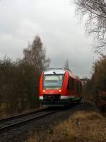 br-640-lint-27-2/175943/640-012-lint-27-der-3-laender-bahn 640 012 (LINT 27) der 3-Lnder-Bahn als RB 93 (Rothaarbahn) nach Bad Berleburg, hier am 14.01.2012 in Kreutztal-Ferndorf.
