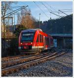 Der Alstom Coradia LINT 27 - 640 001 der DreiLnderBahn erreicht gleich (am 16.12.2013), als RB 95  Sieg-Dill-Bahn  (Dillenburg-Siegen-Au/Sieg) den Bahnhof Betzdorf/Sieg. Hier bei km 122,8 der KBS 460  Siegstrecke .