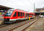 br-648-lint-41-4/590745/heutzutage-fahren-alte-bekannt-an-der 
Heutzutage fahren alte Bekannt an der Lahn, frührer waren sie an der Sieg (als DreiLänderBahn) unterwegs....Der Alstom Coradia LINT 41 - 648 207 / 707 der Lahn-Eifel-Bahn (DB Regio) steht am 01.10.2017 im Bahnhof Gießen, als RE 25 'Lahntalexpress'  nach Koblenz Hbf, zur Abfahrt bereit.  Viel von einem 'Express' haben diese Dieseltriebwagen eigentlich nicht mehr, nur das sie nicht an jedem Bahnhof halten. Früher wurden 'RegioSwinger' (BR 612) für diese Verbindung eingesetzt.

Der Dieseltriebwagen hat die komplette NVR-Nummern 95 80 0648 207-8 D-DB Bpd / 95 80 0648 707-7 D-DB ABpd und wurde 2004 bei Alstom (ehemals LHB) unter der Fabriknummer 1001222-007 gebaut. Die EBA-Nummer ist EBA 04 D 14 B 007.