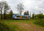 br-650-stadler-regio-shuttle-rs1/804450/der-stadler-regioshuttle-rs-1-8211 Der Stadler RegioShuttle RS 1 – VEN 650 131 'Lilly' (95 80 0650 131-5 D-VEN) der Rhenus Veniro, als RB 85 'Moselweinbahn' (Traben-Trarbach - Bullay), hat am 29.04.2018 beim Abzweig Pünderich gerade die 10,4 km langen Moselweinbahn (KBS 691) verlassen und fährt nun auf der Moselstrecke (KBS 690). 

Der Regio-Shuttle RS1 wurde 2000 unter der Fabriknummer 36881 noch von ADtranz (ABB Daimler Benz Transportation) in Berlin-Pankow, später Berlin-Pankow, gebaut und als VT 1.01 an die eurobahn Verkehrsgesellschaft mbH & Co. KG (ab 2001 Rhenus Keolis und ab 2007 Rhenus Veniro) geliefert.