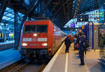 Die 101 084-2 (91 80 6101 084-2 D-DB) fährt am 28.12.2017, mit dem EC 7 (Hamburg-Altona – Münster - Köln – Mainz - Basel SBB - Interlaken Ost), in Köln Hauptbahnhof ein.