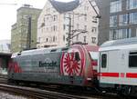 BR 101/811446/101-110-5-mit-werbung-fuer-eintracht 101 110-5 mit Werbung für Eintracht Frankfurt mit IC in Ulm am 12.08.2014.