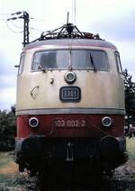 103 002-2 in München-Freimann am 27.06.1982.