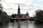 Eine 103 schleppt 101 mit EC Mozart auf der Donaubrücke in Ulm am 07.10.2001.