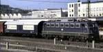 br-110-e10/797423/110-320-9-mit-gueterzug-in-ulm 110 320-9 mit Güterzug in Ulm am 05.06.1981.