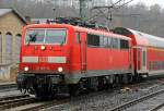 
Die 111 147-5  (91 80 6111 147-5 D-DB) der DB Regio NRW fährt am 03.01.2015 mit dem RE 9 - Rhein Sieg Express (RSX) Aachen - Köln - Siegen in den Bahnhof Betzdorf/Sieg ein.  

Die Lok wurde 1980 bei Krauss-Maffei in München unter der Fabriknummer 19859 gebaut, der elektrische Teil ist von Siemens.