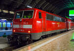 Die 111 196-2 (91 80 6111 196-2 D-DB) der DB Regio Hessen steht am 28.09.2012 mit einem RE nach Kassel im Hbf Frankfurt am Main.